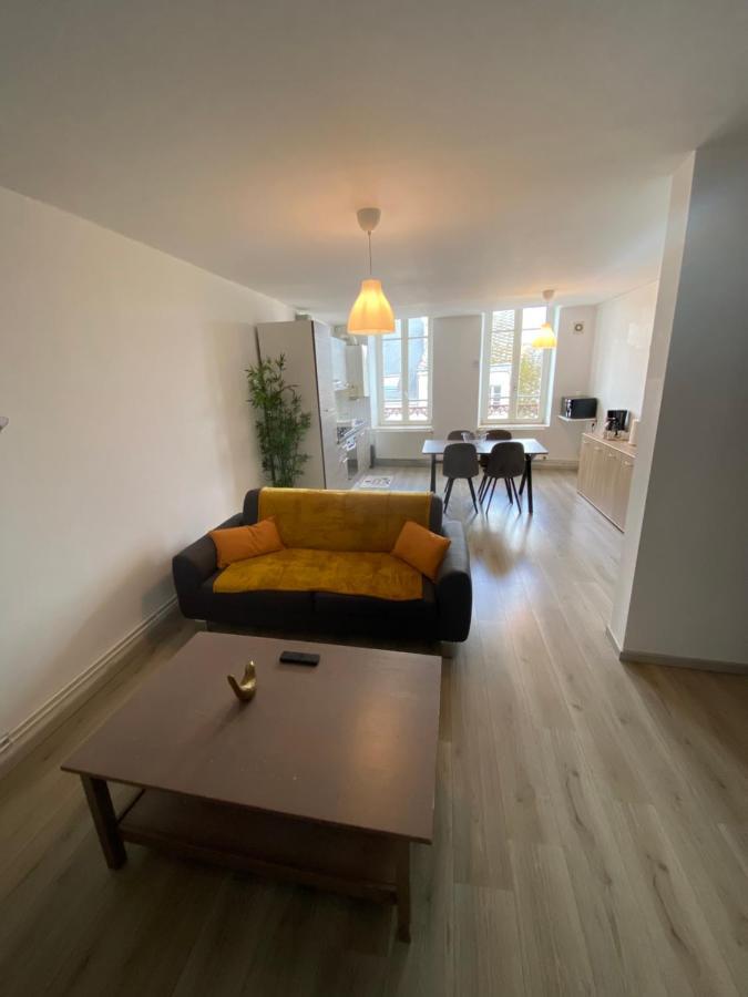 Joli Appartement Avec Parking Gratuit Sur Place Givet Exterior photo